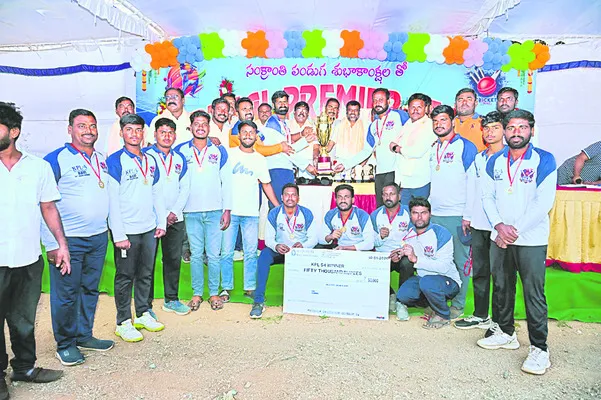 గెలుపోటములు సమానంగా స్వీకరించాలి 