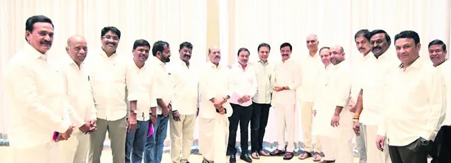 బల్దియాల్లో విజయఢంకా మోగించాలి