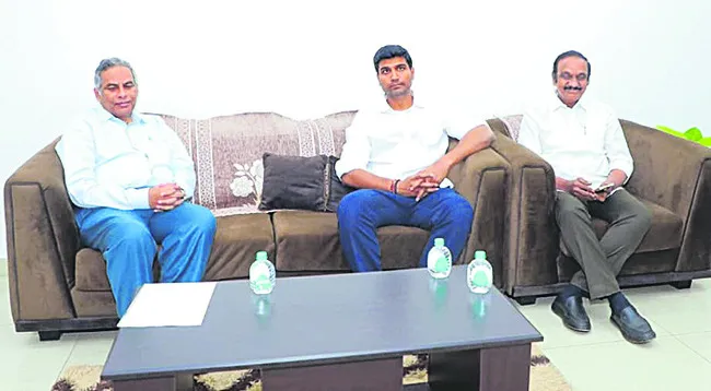 పెండింగ్‌ పనుల పూర్తికి చర్యలు 