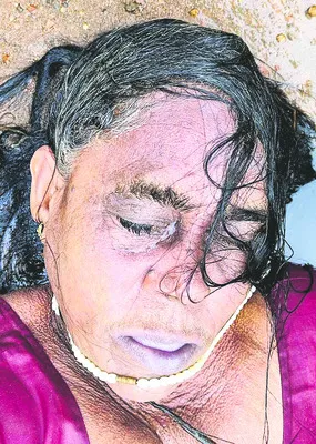 కాలువలో మహిళ మృతదేహం 
