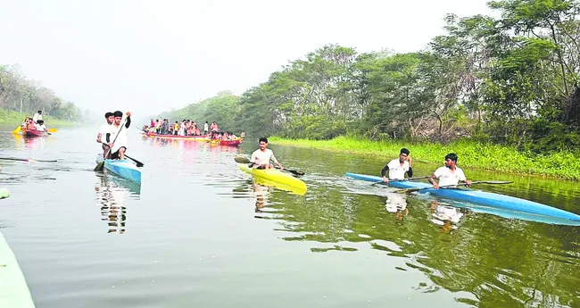 గోదారి పాయల్లో హైలెస్సా..