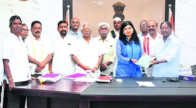 వృద్ధులకు డే కేర్‌ సెంటర్‌