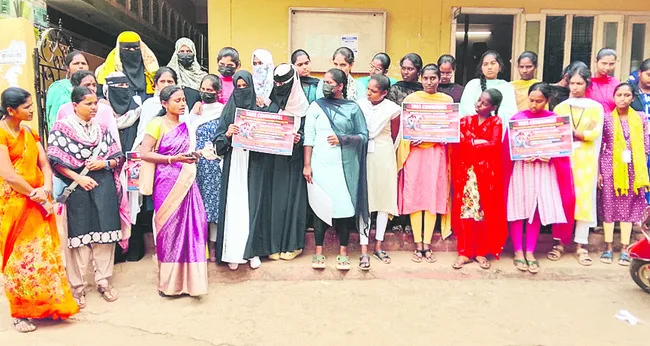 ప్రమాదంలో ఆడపిల్లల భద్రత 