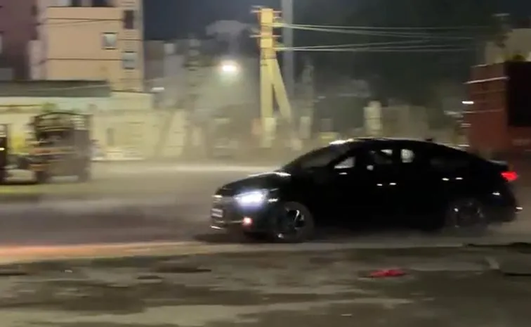 విజయవాడలో కారు బీభత్సం