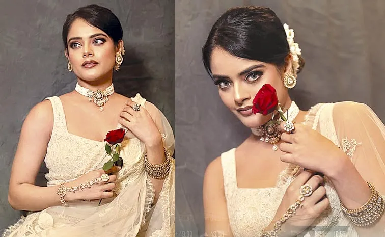 Actress Riddhi Kumar Reveals Prabhas Gifted Her Saree