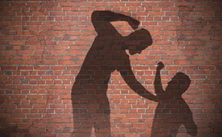  వీఆర్వోలపై టీడీపీ నేత హత్యాయత్నం