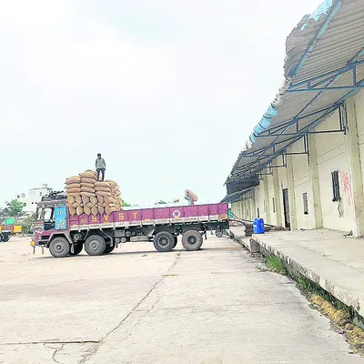 గ్రామానికో గోదాం