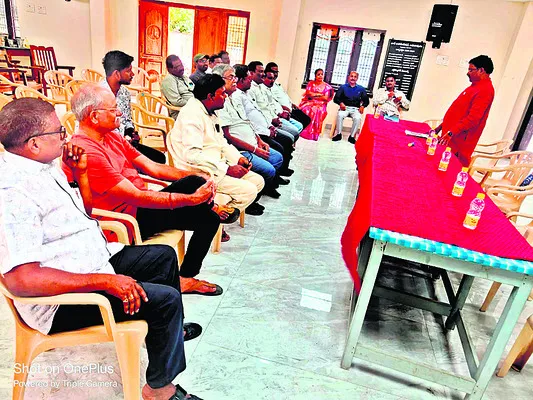 పండగవేళా ఎదురుచూపులే.. 