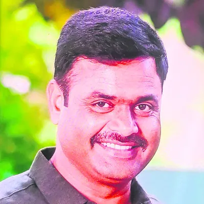 నకిలీపత్రాలతో రెండో పాస్‌పోర్ట్‌.. కటకటాల్లోకి విలేకరి