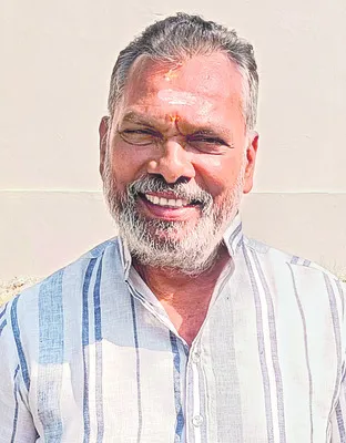 గజ్వేల్‌ మాజీ ఎమ్మెల్యే తూంకుంట నర్సారెడ్డి 