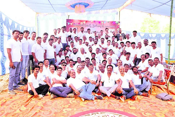 గుర్తుకొస్తున్నాయి.. ఎదలోతుల్లోని..