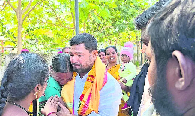 మాజీ కౌన్సిలర్‌ షాకీర్‌కు ‘జువ్వాడి’ షాక్‌..!