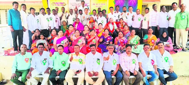 యాగంటీశ్వరుడి సేవలో తెలంగాణ హైకోర్టు న్యాయమూర్తి 