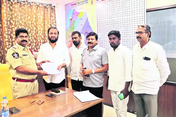 దాడి ఘటనపై పునర్విచారణ జరపాలి 