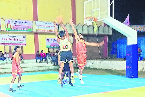 బాస్కెట్‌బాల్‌ పోటీలు నూజివీడుకు గర్వకారణం 