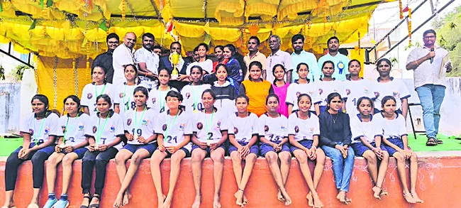 రాష్ట్ర స్థాయి షూటింగ్‌ బాల్‌ విజేత బాపట్ల