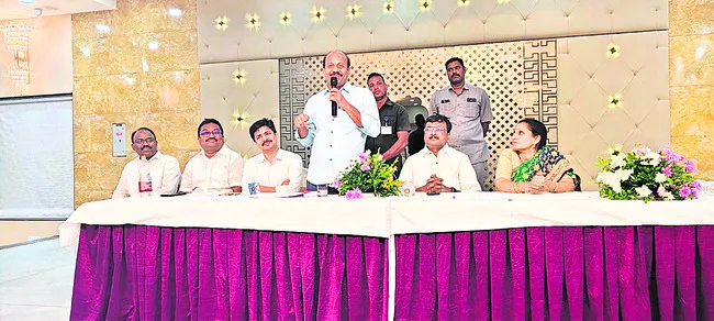 గ్రామ కమిటీలే ప్రధాన బలం 