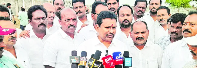 వ్యాపారులపై పెరిగిన దాడులు