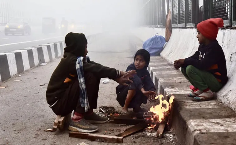 చలికి వణుకుతున్న ఢిల్లీ