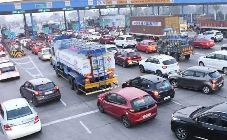 Full Traffic Jam At Pantangi Toll Plaza