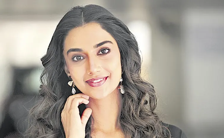 యాక్టింగ్‌ వదిలేద్దామనుకున్నాను: మీనాక్షీ చౌదరి