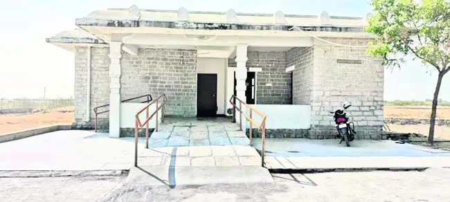 చారిత్రక ఆలయాల్లో సందర్శకులకు సౌకర్యాలు 