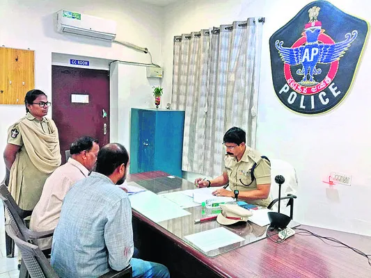 అల్లుడికి తీసిచ్చిన  అప్పు తీర్చలేదని.. 
