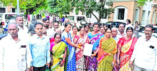 పెరుమాల్‌ గుంతకు సర్వే చేయాలి 
