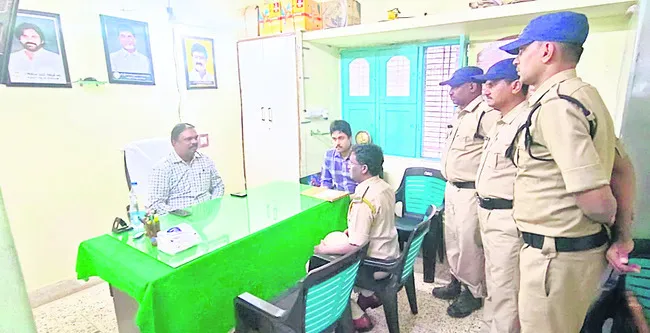 బెల్టు దుకాణాలను అరికట్టండి