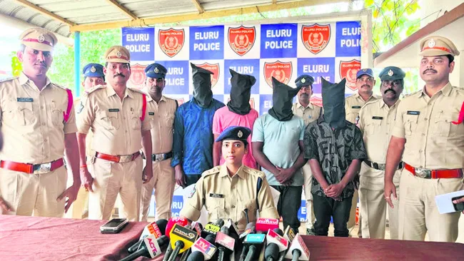 రాగి వైర్ల చోరీ ముఠా అరెస్ట్‌ 