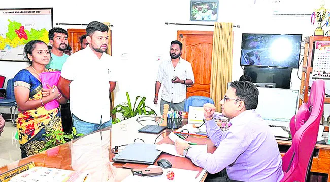 ప్రజావాణి దరఖాస్తులు త్వరగా పరిష్కరించాలి