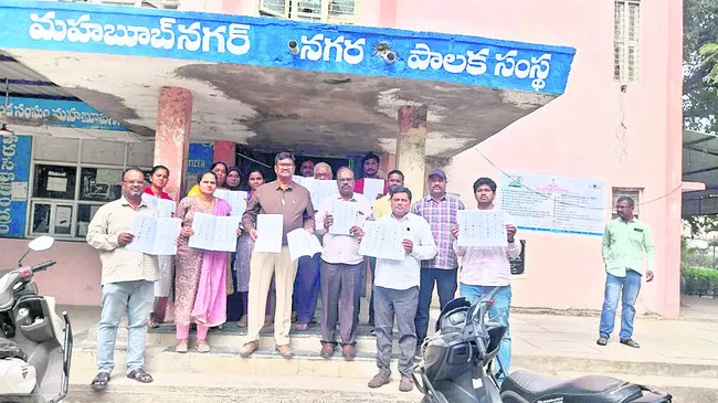 మహిళలే కీలకం..! 