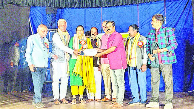 రాష్ట్ర స్థాయి నాటక పోటీల్లో ప్రతిభ 