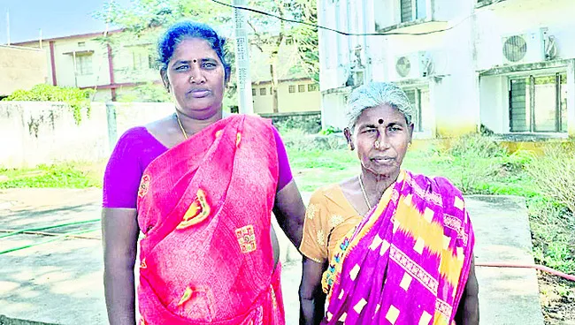 వితంతువులకు పింఛనే ఆధారమైనా..
