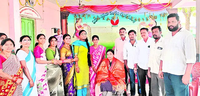 గంగదేవిపల్లిని సందర్శించిన ట్రైనీ డిప్యూటీ కలెక్టర్‌