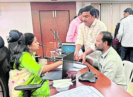 అర్జీదారుల సంతృప్తే లక్ష్యం 