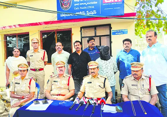 గొలుసు దొంగలు అరెస్ట్‌ 