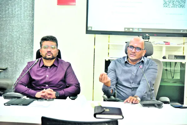 రెవెన్యూ క్లినిక్‌ వినతులను సకాలంలో పరిష్కరించాలి 