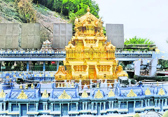 షోకాజ్‌ నోటీసులు, అంతర్గత బదిలీలు 