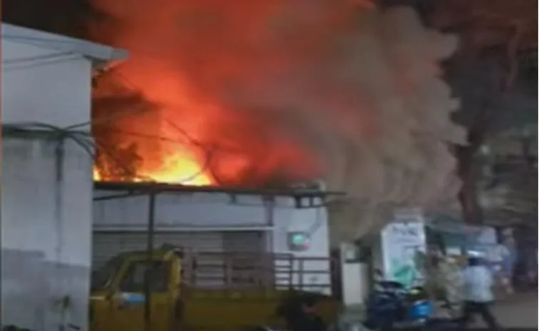 Hyd: కూకట్‌పల్లిలో అగ్ని ప్రమాదం