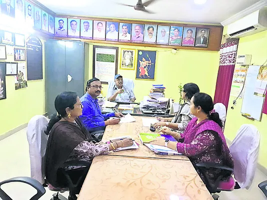 తెగుళ్ల కాలం... రైతులు అప్రమత్తం 