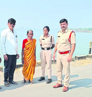 ఆత్మహత్యకు యత్నించిన వృద్ధురాలు 