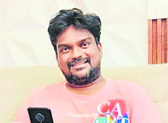 రోడ్డు ప్రమాదంలో జర్నలిస్ట్‌ ప్రశాంత్‌రాజు మృతి 