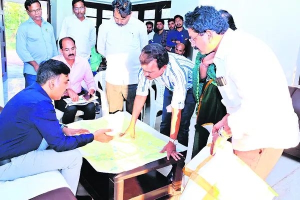 డీఎల్‌ఐ భూసేకరణ త్వరితగతిన పూర్తిచేయాలి