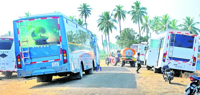 పోటాపోటీగా బరులు  
