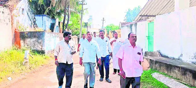 అధిక చార్జీలపై కఠిన చర్యలు 
