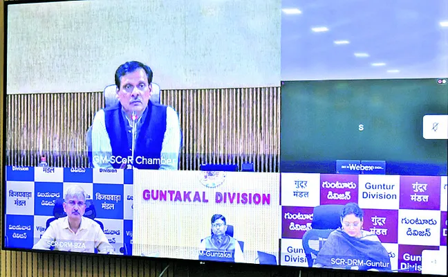 రైల్వే ఆదాయ వనరులు మెరుగుపడాలి 