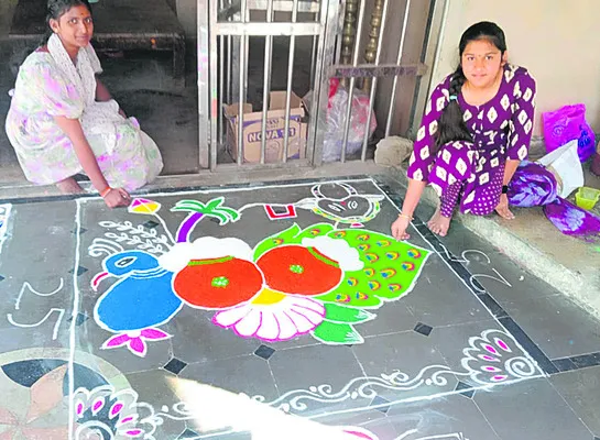 శ్రీవారి ఆలయంలో ముగ్గుల పోటీలు 