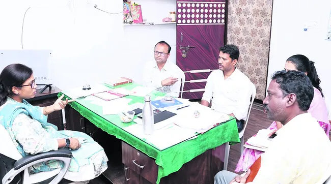 సమన్వయంతో పనిచేయాలి: కలెక్టర్‌