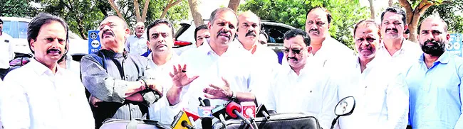 రాజకీయ కక్షతో అక్రమ కేసులు 